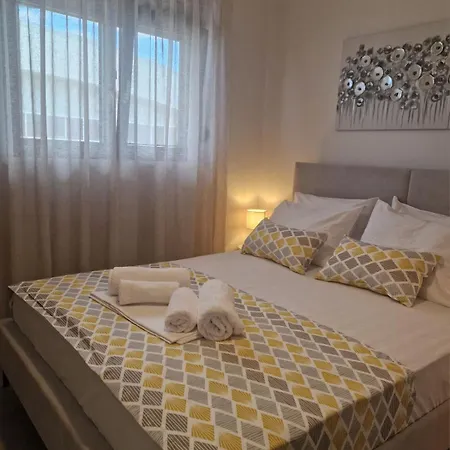 Maria's Comfort 300 Metre From The Sea Apartment